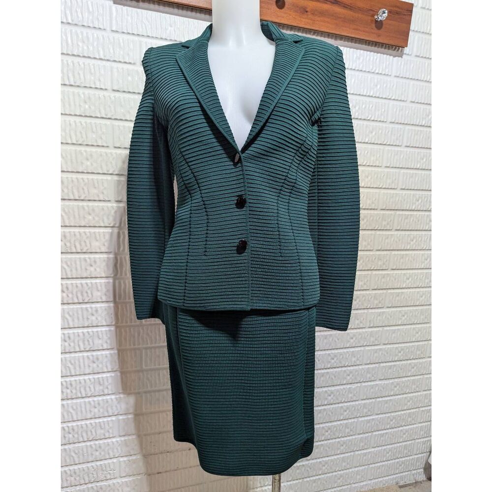 Georgio Armani Women's Black Label Green Ribbed Stretch Skirt Suit
